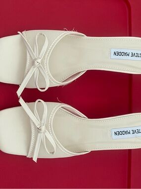 Steve Madden Cream Bow-Detail Slide Heels